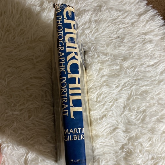 CHURCHILL A PHOTOGRAPHIC PORTRAIT by Martin Gilbert - Picture 2 of 9